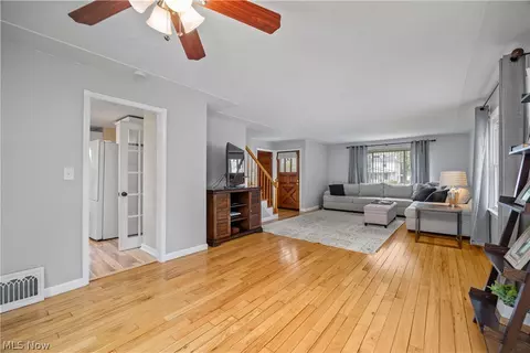 967 Gulf Rd, Elyria, OH 44035 photo 7