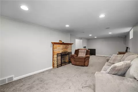 967 Gulf Rd, Elyria, OH 44035 photo 25