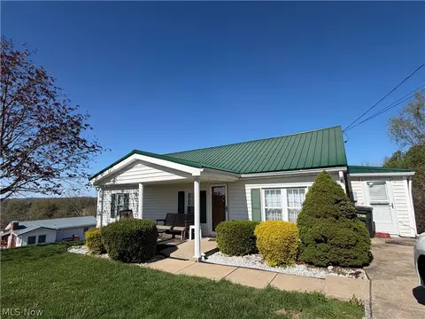 609 Jewell Rd, Parkersburg, WV 26101