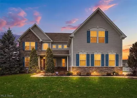 8060 Megan Meadow Dr, Hudson, OH 44236
