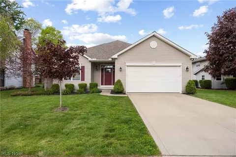 107 Loyola Dr, Elyria, OH 44035