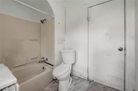 Bath - 132 Irondale St, Elyria, OH 44035 photo 2 of 3