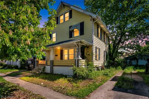 132 Irondale St, Elyria, OH 44035