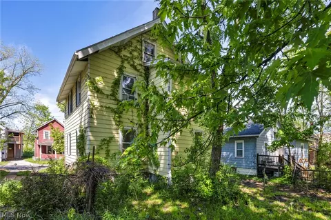 Exterior - 132 Irondale St, Elyria, OH 44035 photo 4 of 4