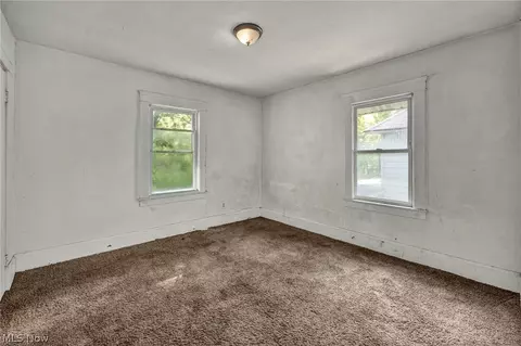 Bedroom - 132 Irondale St, Elyria, OH 44035 photo 5 of 14