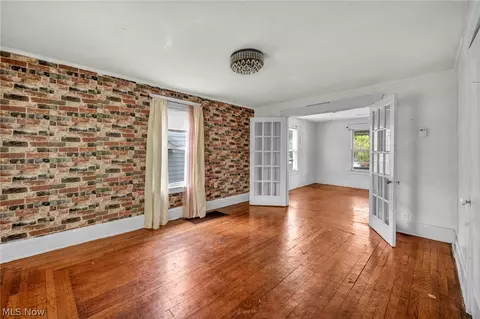 Living - 132 Irondale St, Elyria, OH 44035 photo 2 of 6