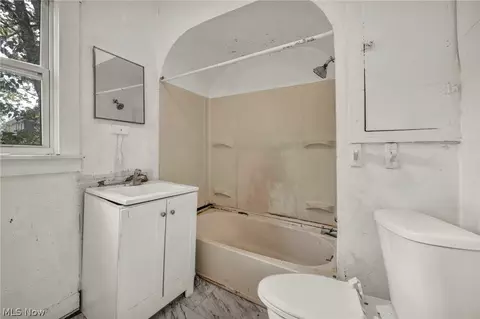Bath - 132 Irondale St, Elyria, OH 44035 photo 1 of 3