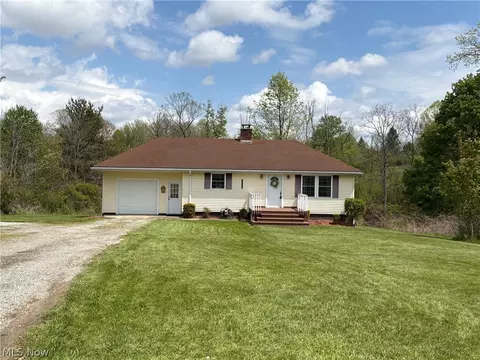 6995 Richmond Rd, Glenwillow, OH 44139