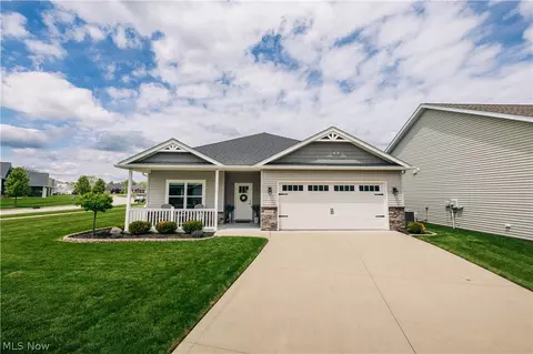 9280 Woodland Blue Dr, Seville, OH 44273