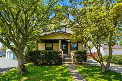 4662 Pearl Rd, Cleveland, OH 44109