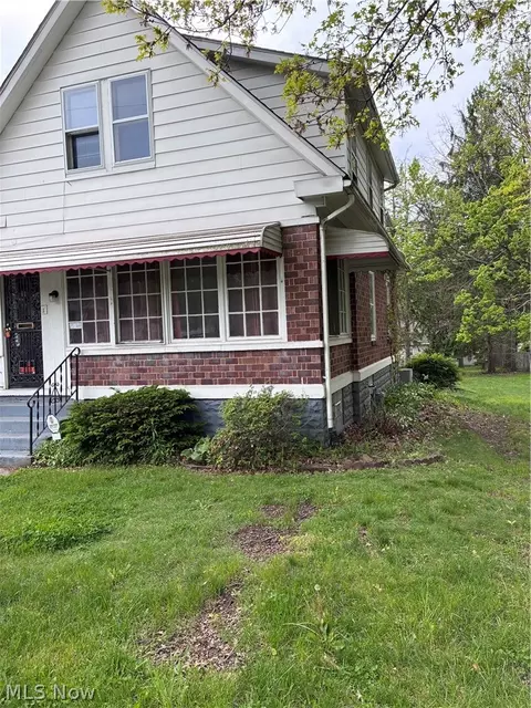 1546 White Ave, Akron, OH 44307
