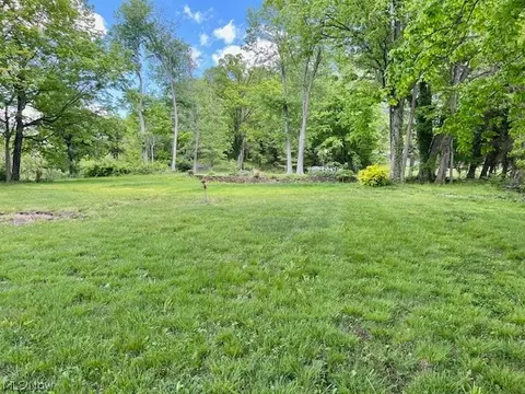 2062 Dupont Rd, Parkersburg, WV 26101