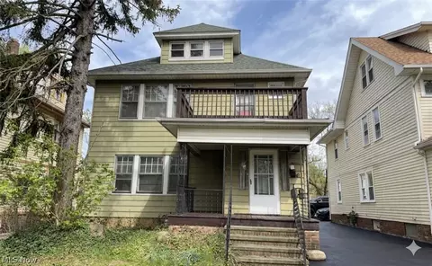 2201 Oakdale Rd, Cleveland Heights, OH 44118