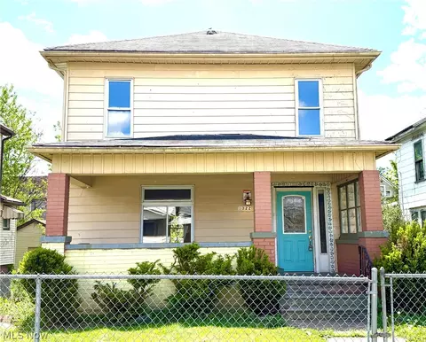 1322 Wellesley Ave, Steubenville, OH 43952