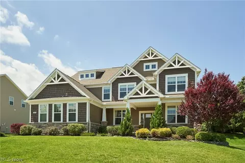 Exterior - 2476 Seton Dr, Avon, OH 44011 photo 7 of 9
