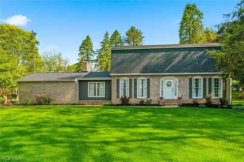 1471 Stonington Rd NW, North Canton, OH 44720