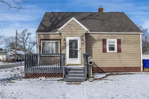 33 Pierce Ave, Cuyahoga Falls, OH 44221