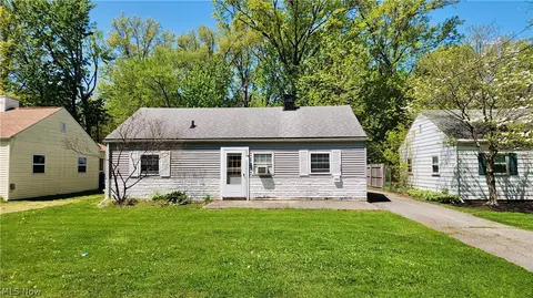 863 North, Painesville, OH 44077