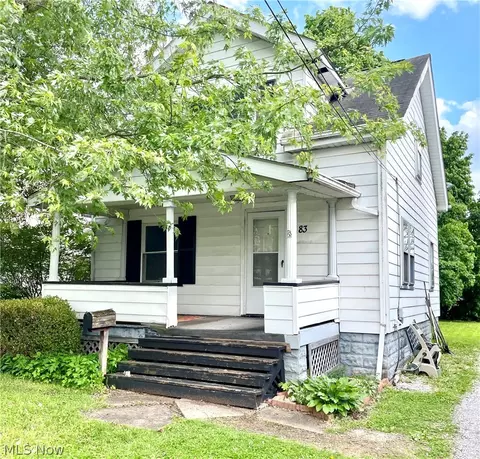 83 Smithsonian St, Girard, OH 44420