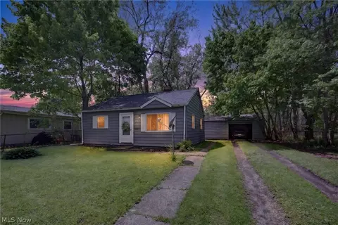 1276 Frederick Blvd, Akron, OH 44320