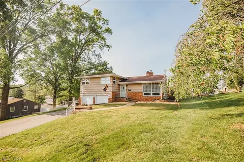 2502 27th St, Parkersburg, WV 26104