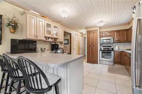Kitchen - 5133 Seaview Cir NW, Canton, OH 44708 photo 1 of 3