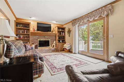 Living - 5133 Seaview Cir NW, Canton, OH 44708 photo 3 of 3