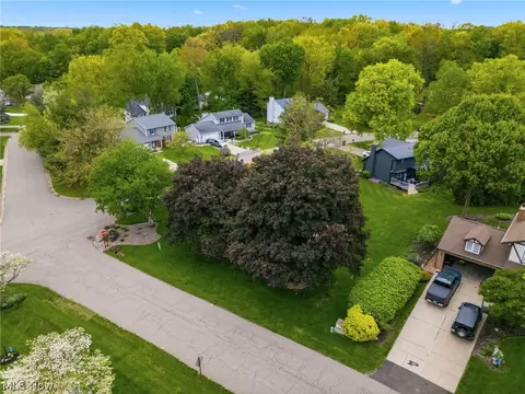 View/Area - 5133 Seaview Cir NW, Canton, OH 44708 photo 2 of 5