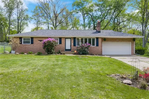 1356 Glennview St NE, Canton, OH 44721