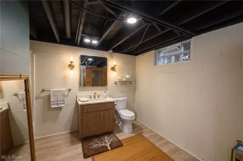 Bath - 1920 Dover Ave, Dover, OH 44622 photo 4 of 5