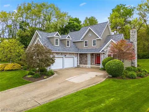 1012 Cloverdale Cir NE, Massillon, OH 44646