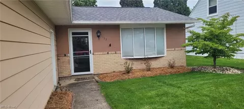 157 Hemlock Dr, Elyria, OH 44035 photo 3