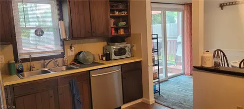 157 Hemlock Dr, Elyria, OH 44035 photo 13