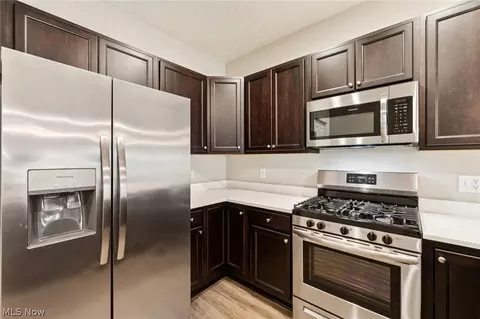 Kitchen - 215 Silver Spring Cir, Elyria, OH 44035 photo 2 of 2