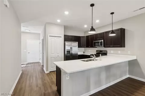 Entry Way - 215 Silver Spring Cir, Elyria, OH 44035 photo 2 of 2