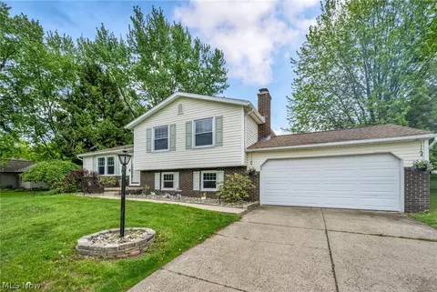 1044 Tumbleweed St NE, Uniontown, OH 44685