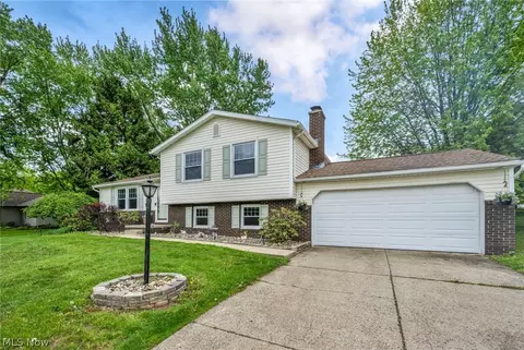 1044 Tumbleweed St NE, Uniontown, OH 44685
