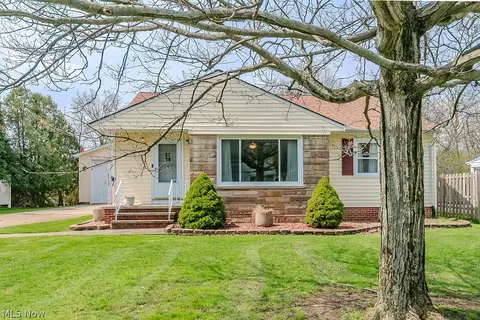 400 Harris Rd, Richmond Heights, OH 44143