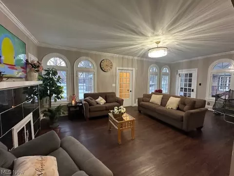 Living - 132 Jennette Dr, Boardman, OH 44512 photo 2 of 2