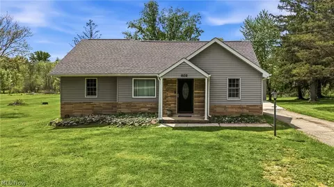 1532 S Stateline Rd, Masury, OH 44438