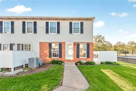 17522 Independence Ct #3C, Brook Park, OH 44142
