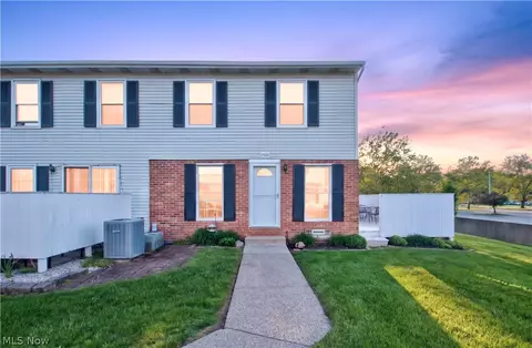 Exterior - 17522 Independence Ct #3C, Brook Park, OH 44142 photo 2 of 6