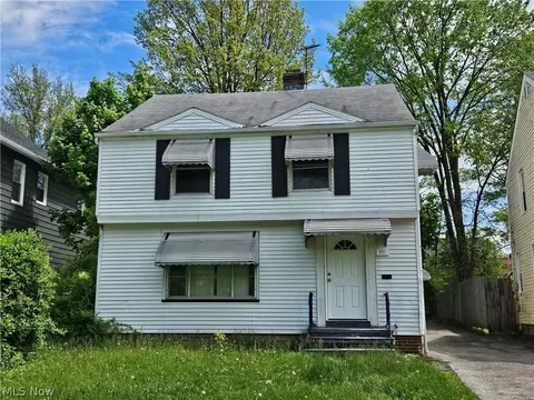 931 Yellowstone Rd, Cleveland, OH 44121