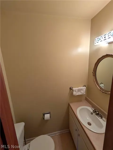 1161 Gulf Rd, Elyria, OH 44035 photo 13