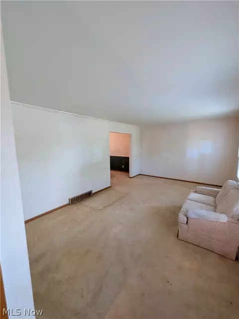 1161 Gulf Rd, Elyria, OH 44035 photo 8