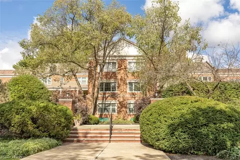 15825 Van Aken Blvd #105W, Shaker Heights, OH 44120