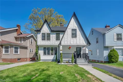 3741 Woodridge Rd, Cleveland Heights, OH 44121
