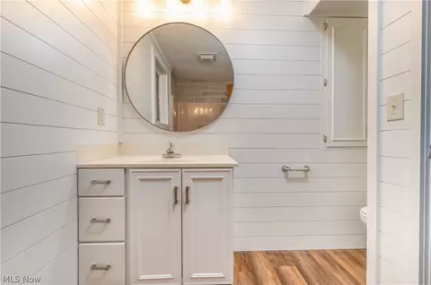 Bath - 1424 Oak St, Dover, OH 44622 photo 1 of 2