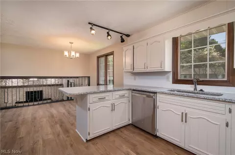 Living - 1424 Oak St, Dover, OH 44622 photo 3 of 3