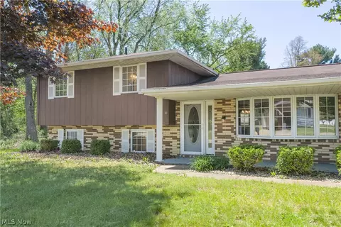 Exterior - 1424 Oak St, Dover, OH 44622 photo 3 of 6